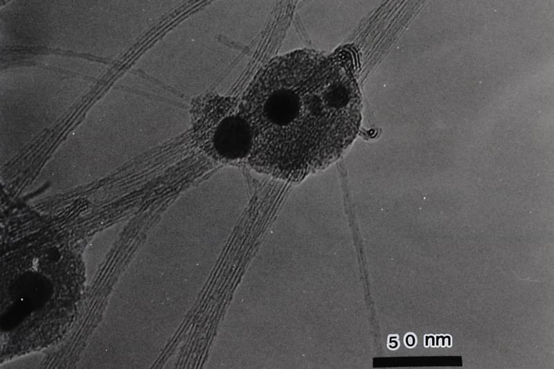 【カーボンナノチューブの高分解能観察】✕300,000 TEM